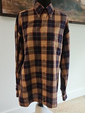 BD BAGGIES Men's Plaid Button-Down Shirt in Brown and Navy. Size M